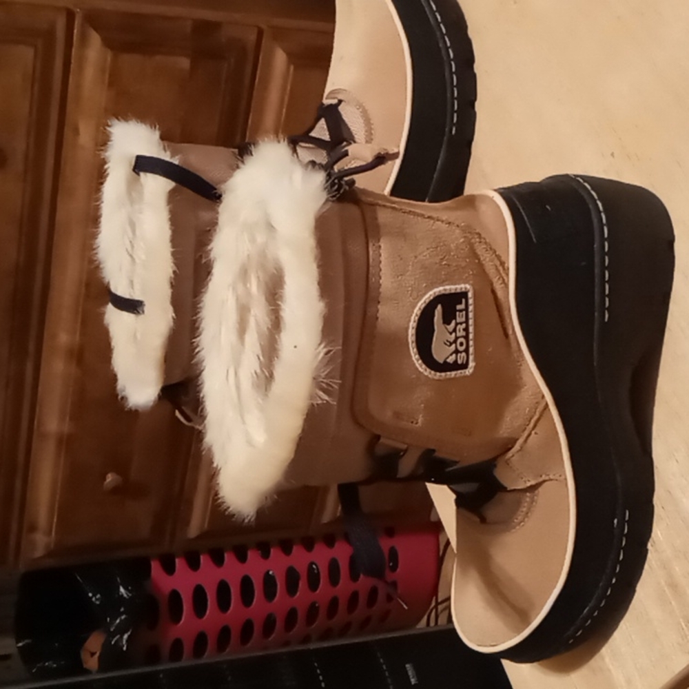Sorel water proof fur lined snow boot